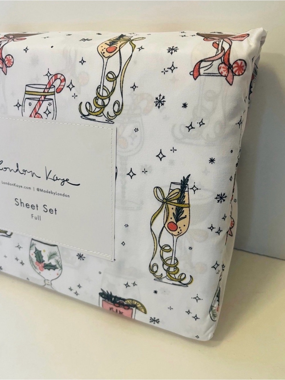 London Kaye Full Size White Sheet Set Deck the Cocktails Candy Cane Peppermint - Picture 5 of 12